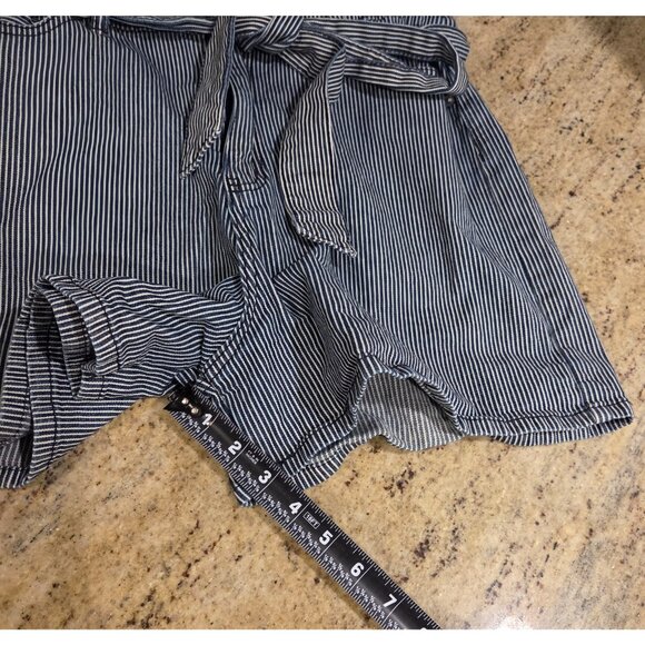 Women Sz 8 Short Sleeve Denim Shorts Romper Universal Thread Blue Stripe Hickory - Picture 5 of 10